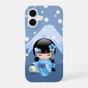 Coque iPhone 16 Poupée Kokeshi d'hiver - Geisha de la montagne ble