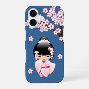 Coque iPhone 16 Poupée Kokeshi Kawaii Kimono Rose sur Fond Bleu