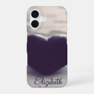 Coque iPhone 16 Purple Stone Heart on a Wet Beach Personnalisé