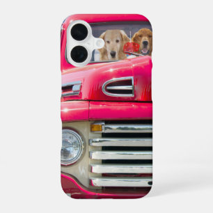 Coque iPhone 16 retriever doré dans un camion rétro rouge