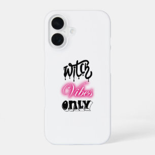 Coque iPhone 16 vibes de sorcière rose seulement halloween typogra