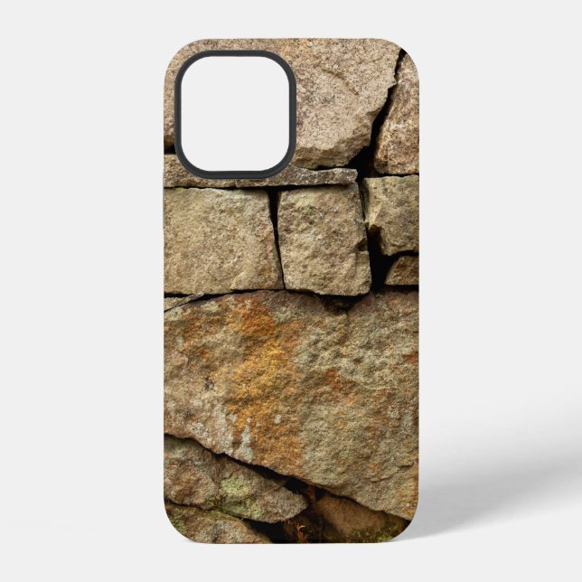 Coque iPhone A stone wall made of cobblestones background textu (Verso)