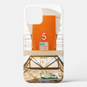 Coque iPhone 12 Abri orange et blanc devant le rivage