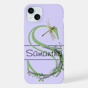 Coque iPhone 15 Plus alphabet monogramme S Lavande Eucalyptus Dragonfly