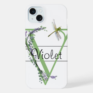 Coque iPhone 15 Plus alphabet monogramme V Lavender Eucalyptus Dragonfl