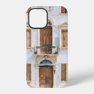 COQUE iPhone 12 BÂTIMENT EN BÉTON BLANC AVEC PORTES EN BOIS ET VEN