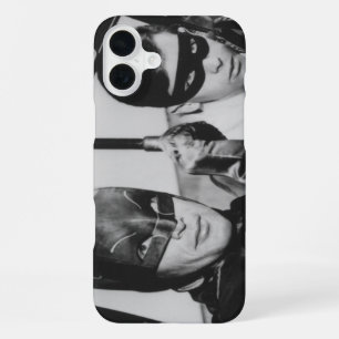 Coque iPhone 16 Plus Batman et Robin In Batmobile