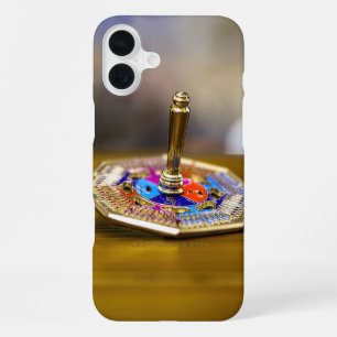 Coque iPhone 16 Plus Cadeau de dreidel de Hanukkah SlipperyJoe à base o