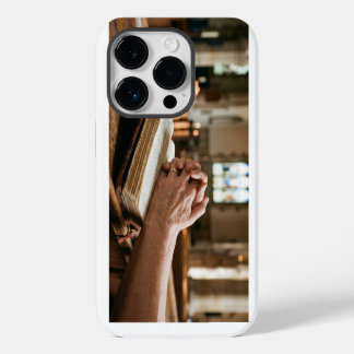 Coque Pour iPhone 14 Plus Christian Praying Hands on Bible iPhone Case
