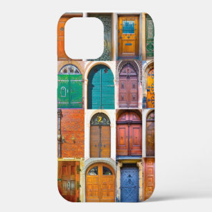 Coque iPhone 12 Collage des portes d'entrée médiévales à Prague, T
