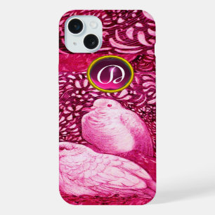 COQUE iPhone 15 PLUS COLOMBES BLANCHES SUR MONOGRAMME FUCHSIA ROSE