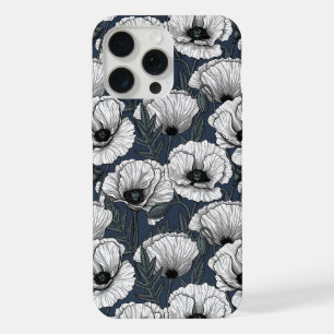 Coque iPhone 15 Pro Max Coquelicots blancs sur fond bleu marine