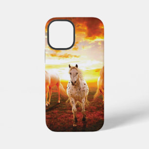 Coque iPhone 12 Mini Coussin de chevaux au coucher du soleil