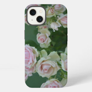 Etui iPhone 13 De belles roses de jardin rose clair