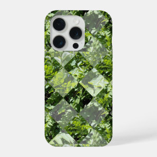Coque iPhone 15 Pro Élégance Émeraude : Feuilles Vertes en Taillage Di