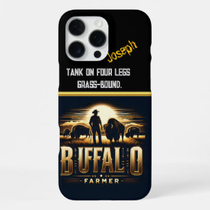 Coque iPhone 16 Pro Max Éleveur de buffles s'occupant de bisons au coucher