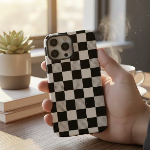 Coque iPhone 16 Pro Max esthétique damier noir et blanc vintage
