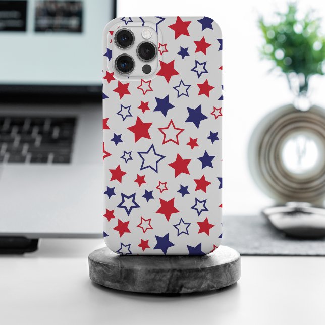 Coque iPhone Étoiles rouges et bleues, 4 juillet, fond blanc (Créateur téléchargé)
