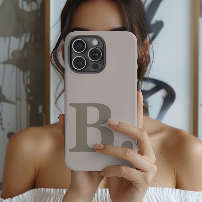 Coque iPhone Étui de téléphone gris initial personnalisé en cad (Bridesmaid Proposal Gray Phone Case Gift for Her, Modern Gray iPhone Case Bridal Shower Gift for Her)