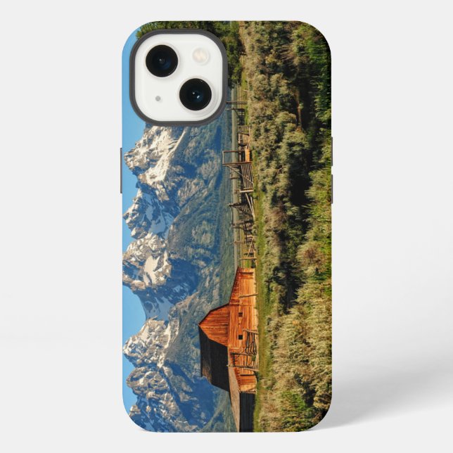 Coque iPhone Farms | Barn Shadowed by Snow Capped Mountains (Verso)