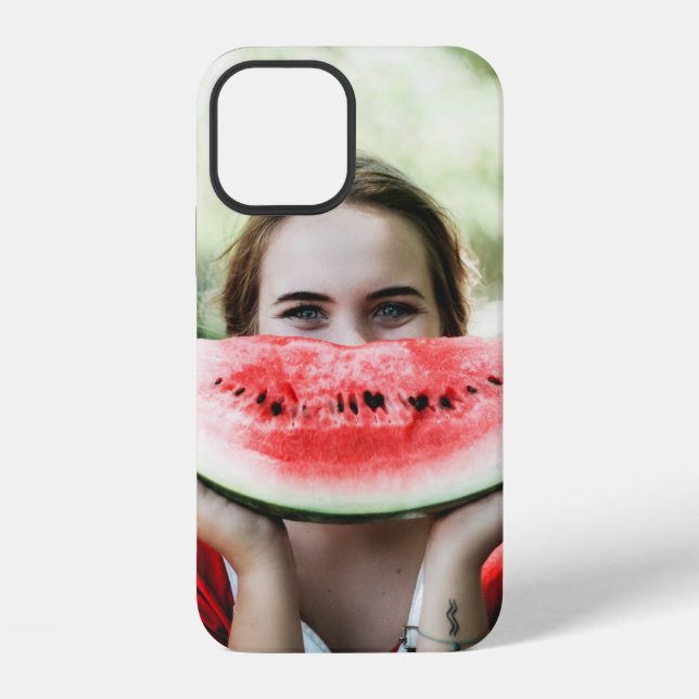 Coque iPhone Femme tenant une pastèque coupée en tranches (Verso)