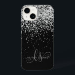 Coque Pour iPhone 14 Glam Black Silver Parties scintillant Nom du monog<br><div class="desc">Coque iphone Monogramme élégant de Parties scintillant en argent noir glam. Personnalisez facilement ce design branché de boîtier de téléphone chic avec une élégante parties scintillant brillante argentée sur un arrière - plan noir. Le design comprend votre monogramme manuscrit avec de jolis tourbillons et nom.</div>