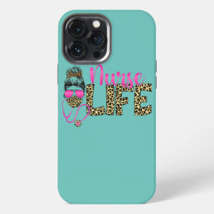 Etui iPhone 13 Pro Max Infirmière Vie Fouillis Bun Cheveux Léopard Jour D