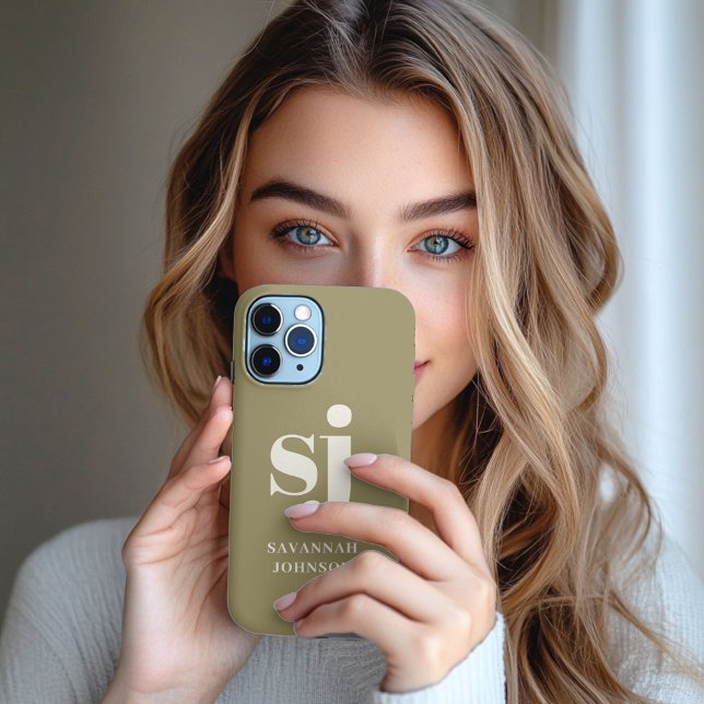 Coque iPhone Initiales de monogramme vert olive élégant  (Créateur téléchargé)