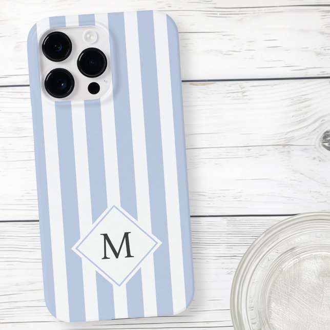 Coque iPhone Initiales monogrammes bleu clair pâle rayures blan (Monogram initials dusty light blue white stripes Case-Mate iPhone case)