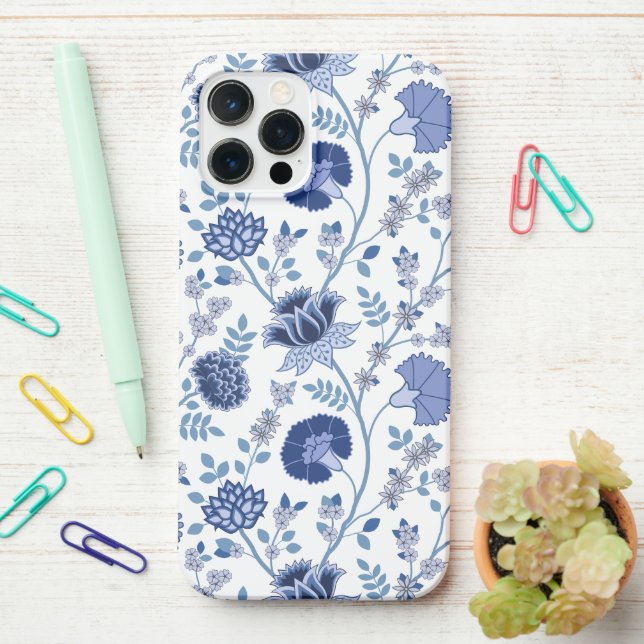 Coque iPhone Jacobean Floral Big Motif Blues sur blanc (Sur le bureau)