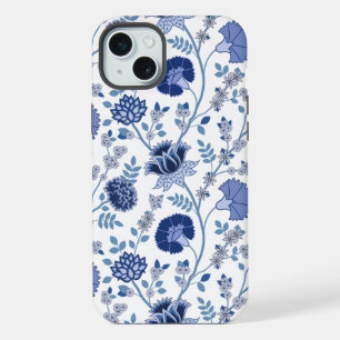 Coque iPhone 15 Plus Jacobean Floral Big Motif Blues sur blanc
