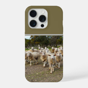 Coque iPhone 15 Pro Jeune mouton blanc laineux,