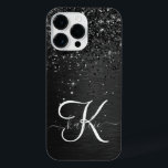 Coque Pour Pour iPhone 14 Pro Max Monogramme d'étincelle à Parties scintillant noire<br><div class="desc">Personnalisez facilement ce design élégant et branché de boîtier de téléphone avec une jolie parties scintillant brillante noire sur un arrière - plan métallique brossé noir.</div>