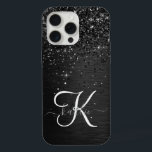 Coque iPhone 15 Pro Max Monogramme d'étincelle à Parties scintillant noire<br><div class="desc">Personnalisez facilement ce design élégant et branché de boîtier de téléphone avec une jolie parties scintillant brillante noire sur un arrière - plan métallique brossé noir.</div>