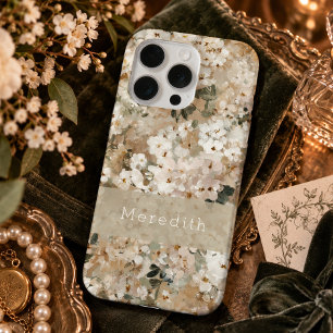 Coque iPhone 15 Pro Monogramme Floral de Fleur Sauvage Blanche Vintage