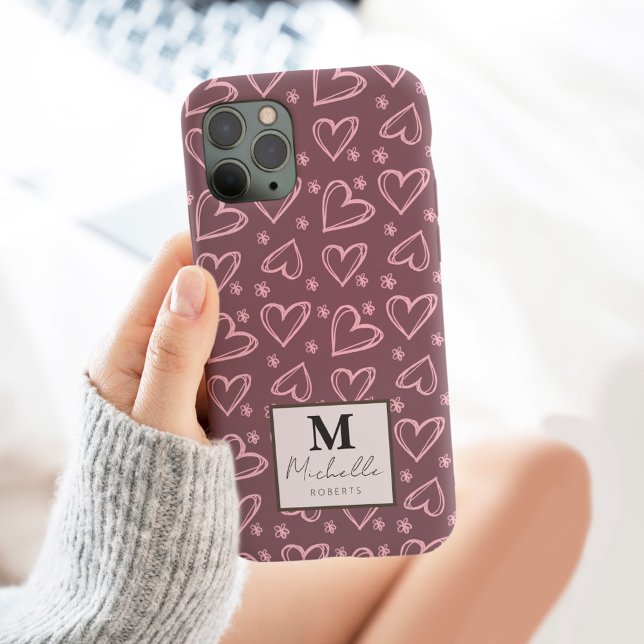 Coque iPhone Monogramme Initial Personnalisé Doodle Cœurs  (Créateur téléchargé)