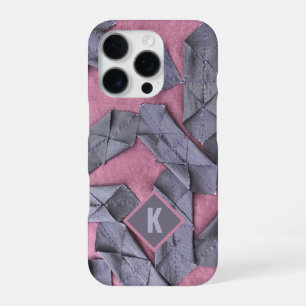 Coque iPhone 16 Pro Motif abstrait violet monogramme lilas mauve