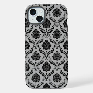 Coque iPhone 15 Plus Motif Damassé Rococo Noir sur Gris