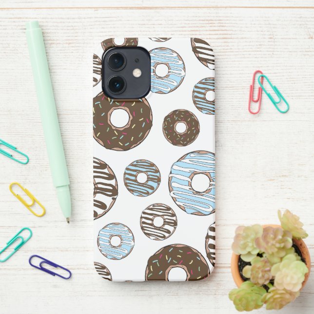 Coque iPhone Motif De Donuts, Donuts Bleus, Donuts Brown (Sur le bureau)