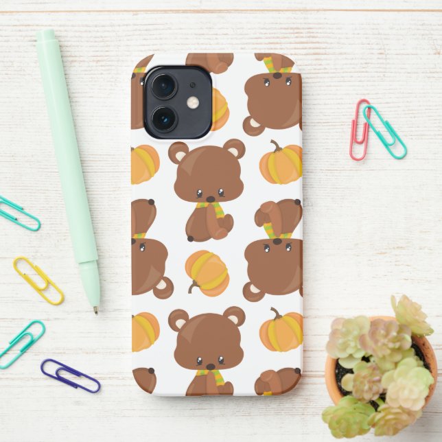 Coque iPhone Motif D'Ours, Ours Mignons, Automne, Citrouille (Sur le bureau)