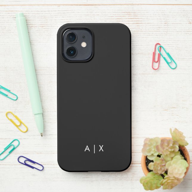 Coque iPhone Nom simple de couple monogrammé (Sur le bureau)