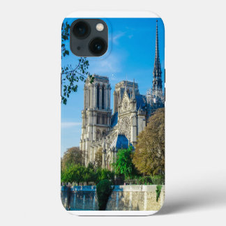 Etui iPhone 13 Notre Dame de Paris en France