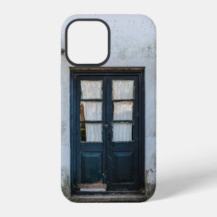 COQUE iPhone 12 PANNEAU DE PORTE EN BOIS BLEU DANS UN BÂTIMENT BLA