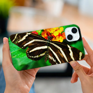 Coque iPhone 15 Plus Photo papillon zèbre à longues ailes rayé noir et