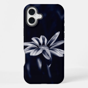 Coque iPhone 16 Plus Photographie de fleur de Gazania monochrome bleue
