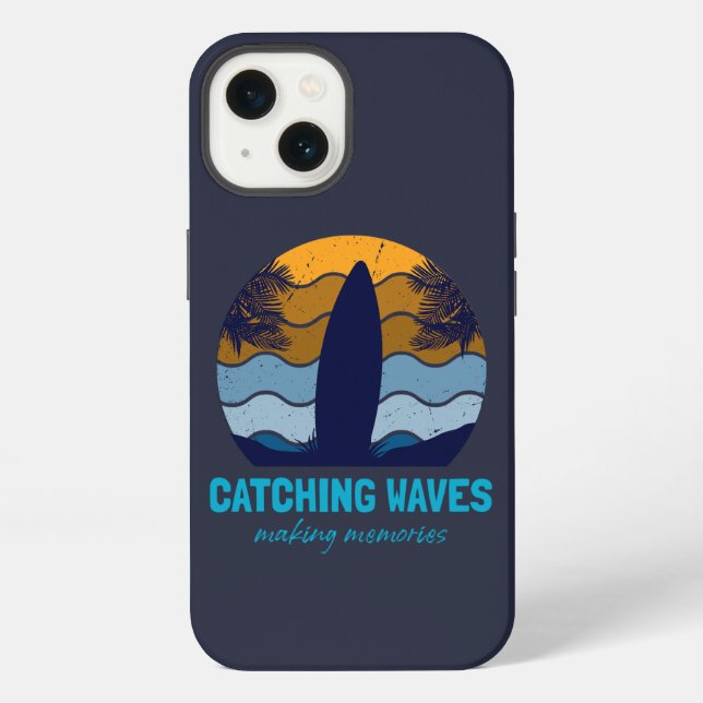 Coque iPhone Planche de surf rétro Catching Waves Art de plage (Verso)