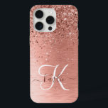 Coque iPhone 15 Pro Max Rose Gold brossé Parties scintillant métallique No<br><div class="desc">Personnalisez facilement ce design branché de boîtier de téléphone chic avec une jolie parties scintillant brillante en or rose sur un arrière - plan métallique brossé en or rose.</div>