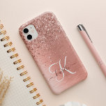 Coque Pour iPhone 14 Rose Gold brossé Parties scintillant métallique No<br><div class="desc">Personnalisez facilement ce design branché de boîtier de téléphone chic avec une jolie parties scintillant brillante en or rose sur un arrière - plan métallique brossé en or rose.</div>
