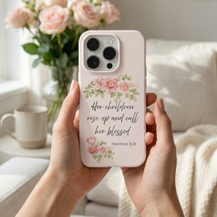Coque iPhone 15 Pro Ses enfants se lèvent et la disent bienheureuse