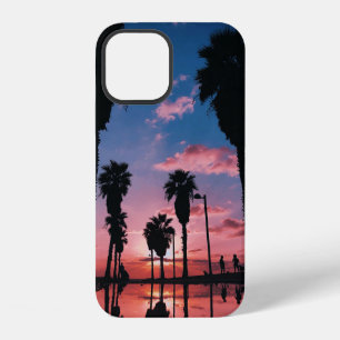 Coque iPhone 12 Silhouette d'arbre sous ciel nuageux